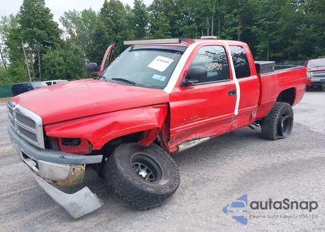 1998 Dodge Ram 2500 St z USA, uszkodzony, nr VIN 1B7KF23Z1WJ136010